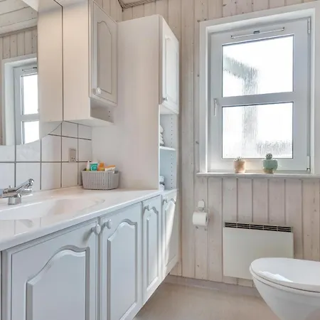 Awesome In With 0 Bedrooms * Lokken